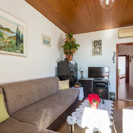 Lise Apartment *