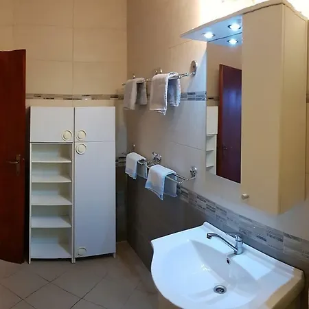Lise Apartment